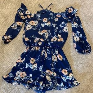 Long sleeve open shoulder short romper